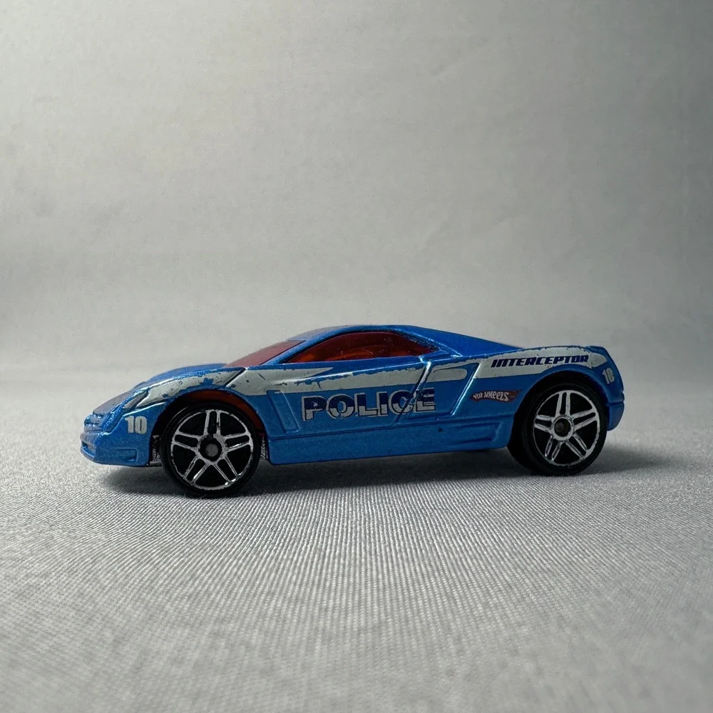 Hot Wheels Cadillac Cien Interceptor Police Blue Diecast Car 2002 Mattel B44